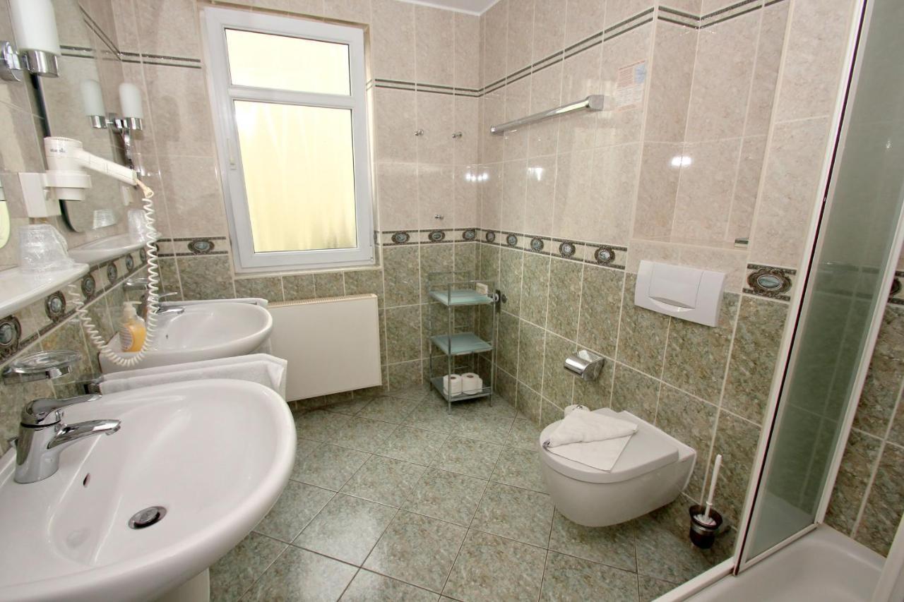 Mit Meerblick Und Balkon, Gratis Nutzung Vom Ahoi Erlebnisbad Und Sauna In Sellin - Meeresblick Fewo 35 Goehren  Exterior photo